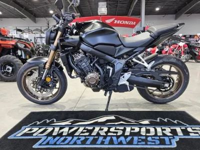 2026 Honda® CB650R E-Clutch — front three-quarter view