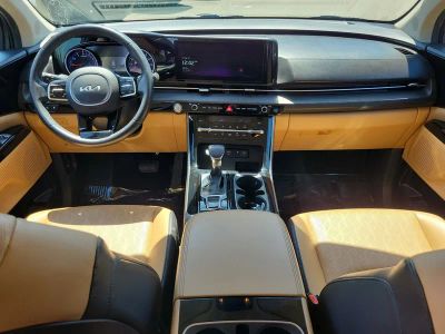 2023 Kia Carnival — photo 11 view