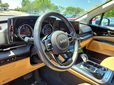 2023 Kia Carnival — photo 16 view