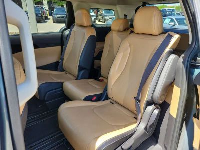 2023 Kia Carnival — photo 10 view