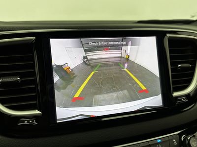 2025 Chrysler Pacifica - Photo 16