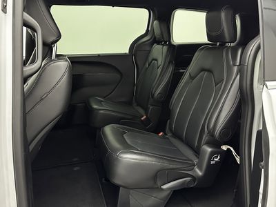 2025 Chrysler Pacifica - Photo 22