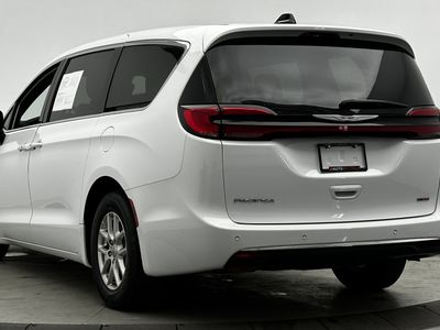 2025 Chrysler Pacifica - Photo 4
