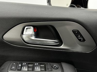 2025 Chrysler Pacifica - Photo 10