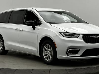 2025 Chrysler Pacifica - Photo 3