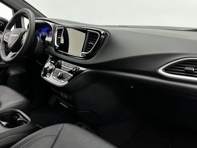 2025 Chrysler Pacifica - Photo 34