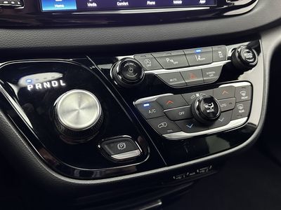 2025 Chrysler Pacifica - Photo 15