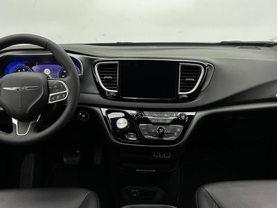 2025 Chrysler Pacifica - Photo 26