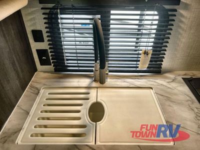 2022 Forest River RV Ozark - Photo 8