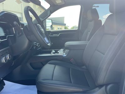 2025 GMC Sierra 3500HD — photo 11 view