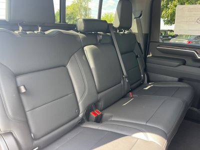 2025 GMC Sierra 3500HD — photo 8 view