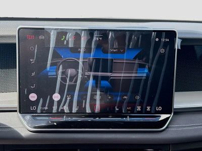 2026 Volkswagen Tiguan — photo 14 view
