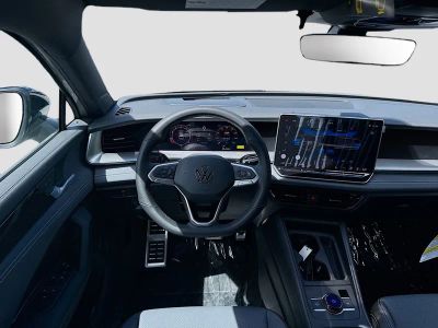 2026 Volkswagen Tiguan — photo 17 view