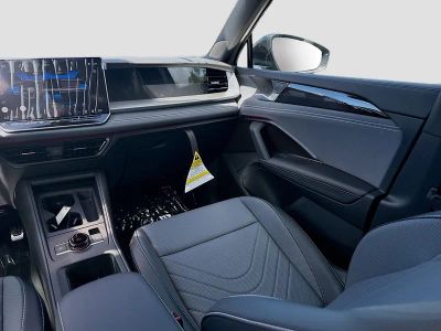 2026 Volkswagen Tiguan — photo 18 view