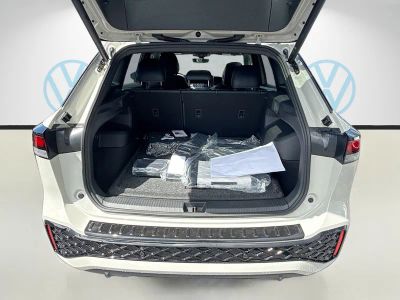 2026 Volkswagen Tiguan — photo 21 view