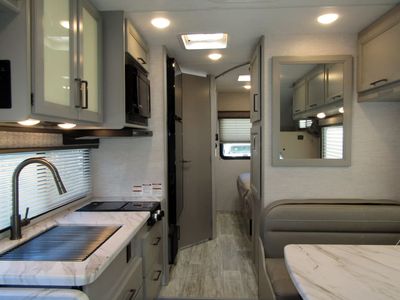 2025 Thor Motor Coach CHATEAU — detail view