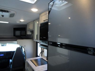 2025 Thor Motor Coach CHATEAU — photo 11 view