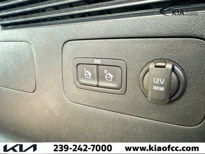 2023 Kia Sorento — photo 12 view