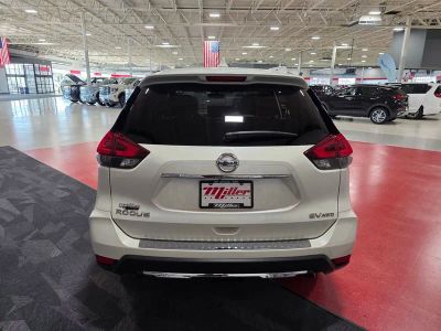 2018 Nissan Rogue — interior view