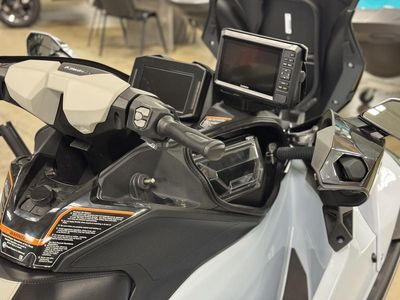 2025 Kawasaki Ultra 160LX-S Angler — photo 13 view