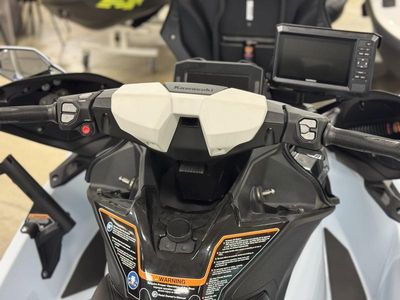2025 Kawasaki Ultra 160LX-S Angler — photo 15 view