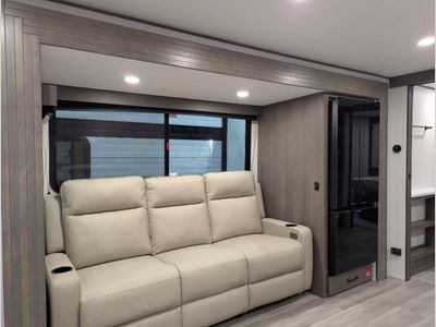2026 Grand Design Transcend - Photo 8
