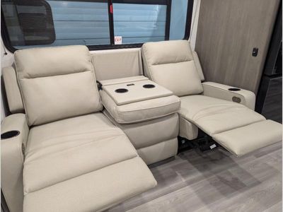 2026 Grand Design Transcend - Photo 17