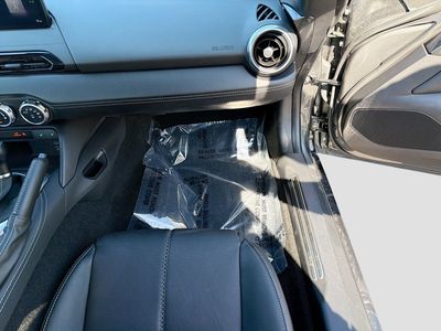 2025 Mazda MX-5 Miata RF - Photo 17