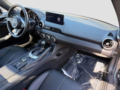 2025 Mazda MX-5 Miata RF - Photo 13