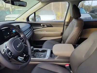 2026 Kia Carnival — photo 8 view