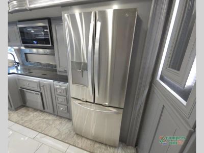 2024 Fleetwood RV Discovery LXE — photo 49 view