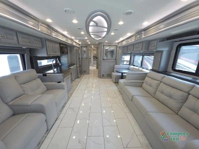 2024 Fleetwood RV Discovery LXE — photo 15 view