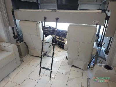 2024 Fleetwood RV Discovery LXE — photo 29 view