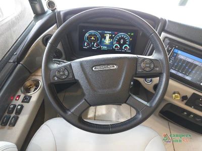 2024 Fleetwood RV Discovery LXE — photo 20 view