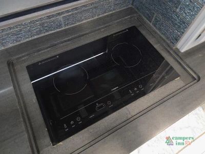 2024 Fleetwood RV Discovery LXE — photo 42 view