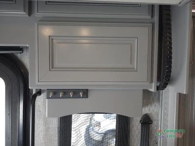 2024 Fleetwood RV Discovery LXE — photo 27 view