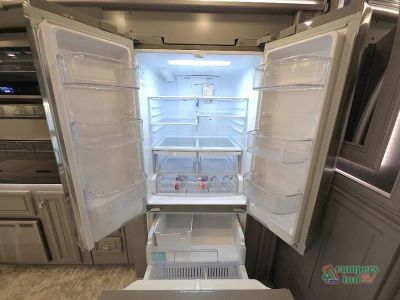 2024 Fleetwood RV Discovery LXE — photo 50 view