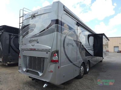 2024 Fleetwood RV Discovery LXE — photo 7 view