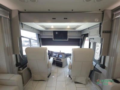 2024 Fleetwood RV Discovery LXE — photo 17 view