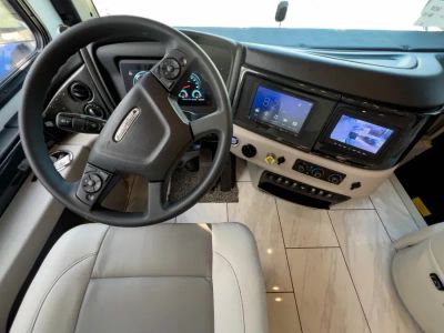 2026 Fleetwood DISCOVERY - Photo 2
