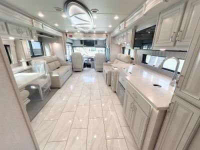 2026 Fleetwood DISCOVERY - Photo 3