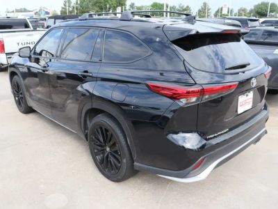 2023 Toyota Highlander — photo 7 view