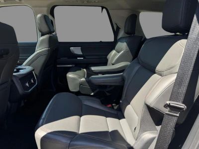 2025 Ford Expedition — detail view