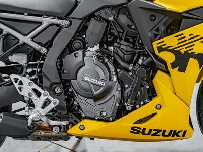 2025 Suzuki GSX-8R - Photo 11