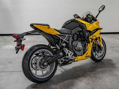2025 Suzuki GSX-8R - Photo 4