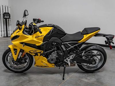 2025 Suzuki GSX-8R - Photo 6