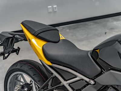2025 Suzuki GSX-8R - Photo 10