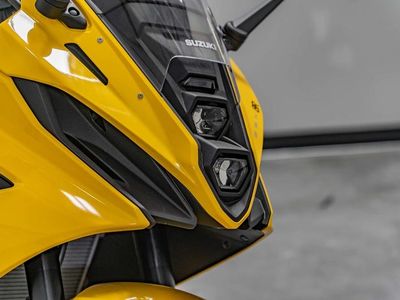 2025 Suzuki GSX-8R - Photo 13