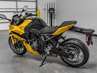 2025 Suzuki GSX-8R - Photo 5