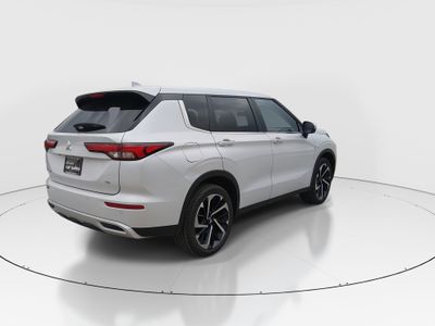 2024 Mitsubishi Outlander - Photo 7
